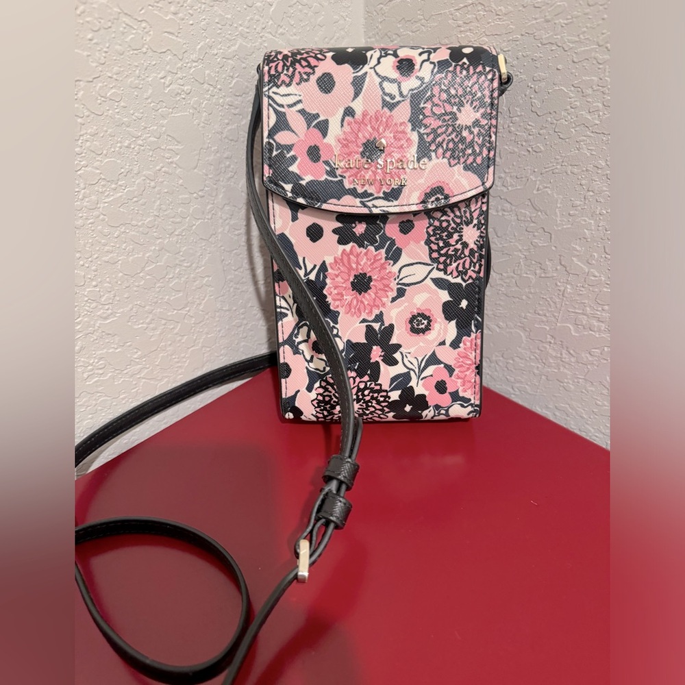 Kate Spade Phone Bag